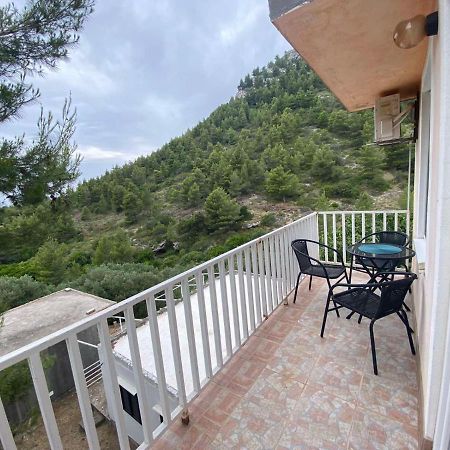 Apartman Ana Apartment Zuljana Bagian luar foto