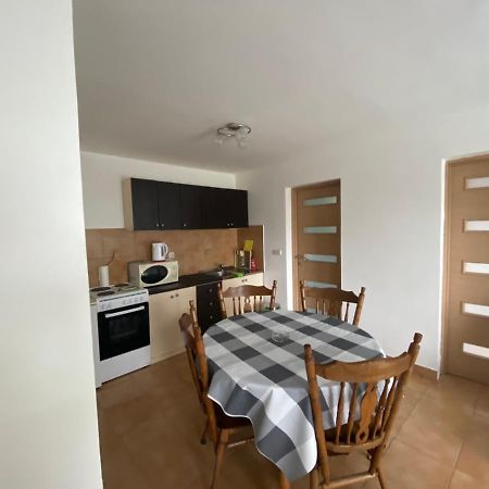 Apartman Ana Apartment Zuljana Bagian luar foto