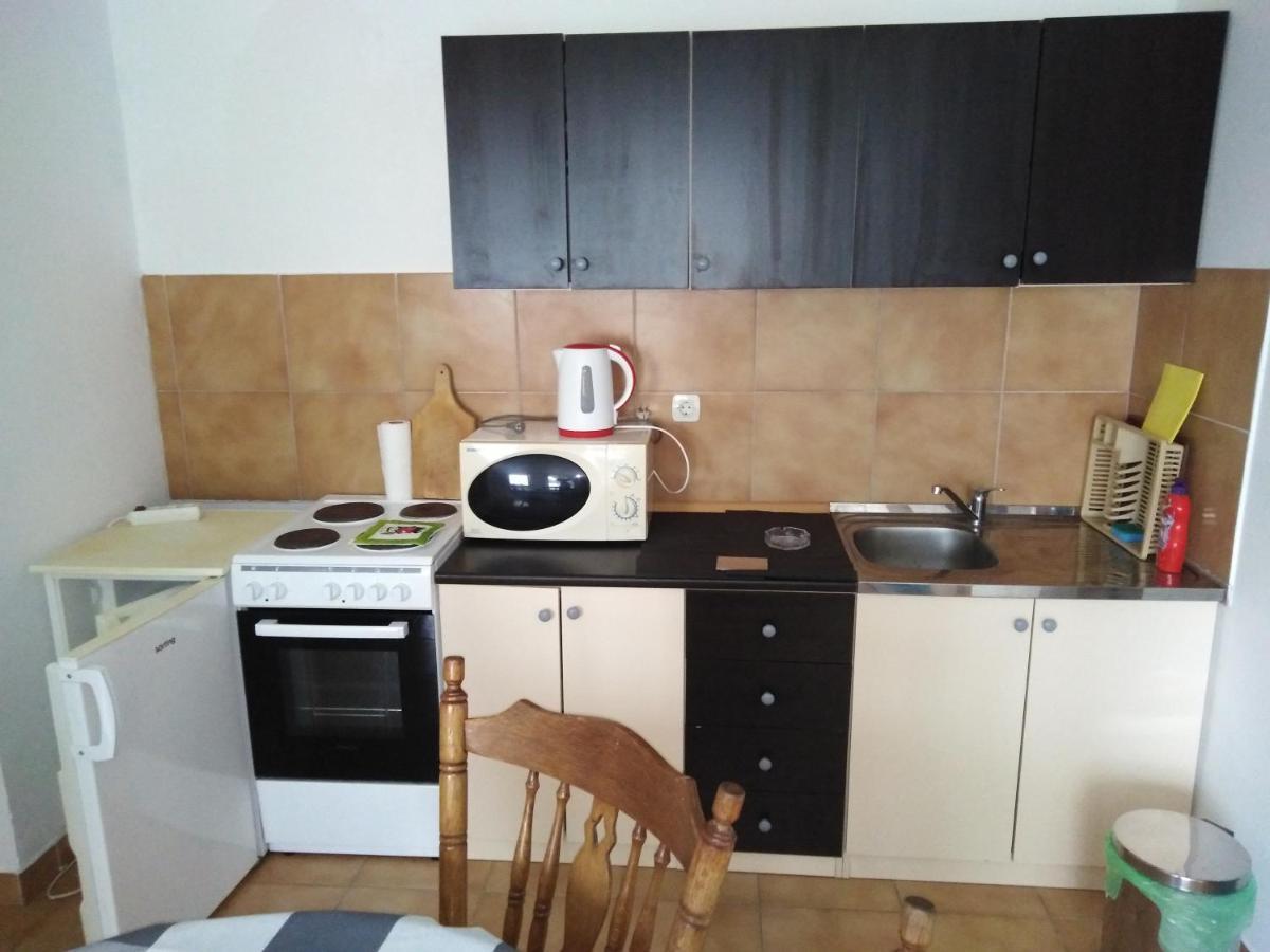 Apartman Ana Apartment Zuljana Bagian luar foto