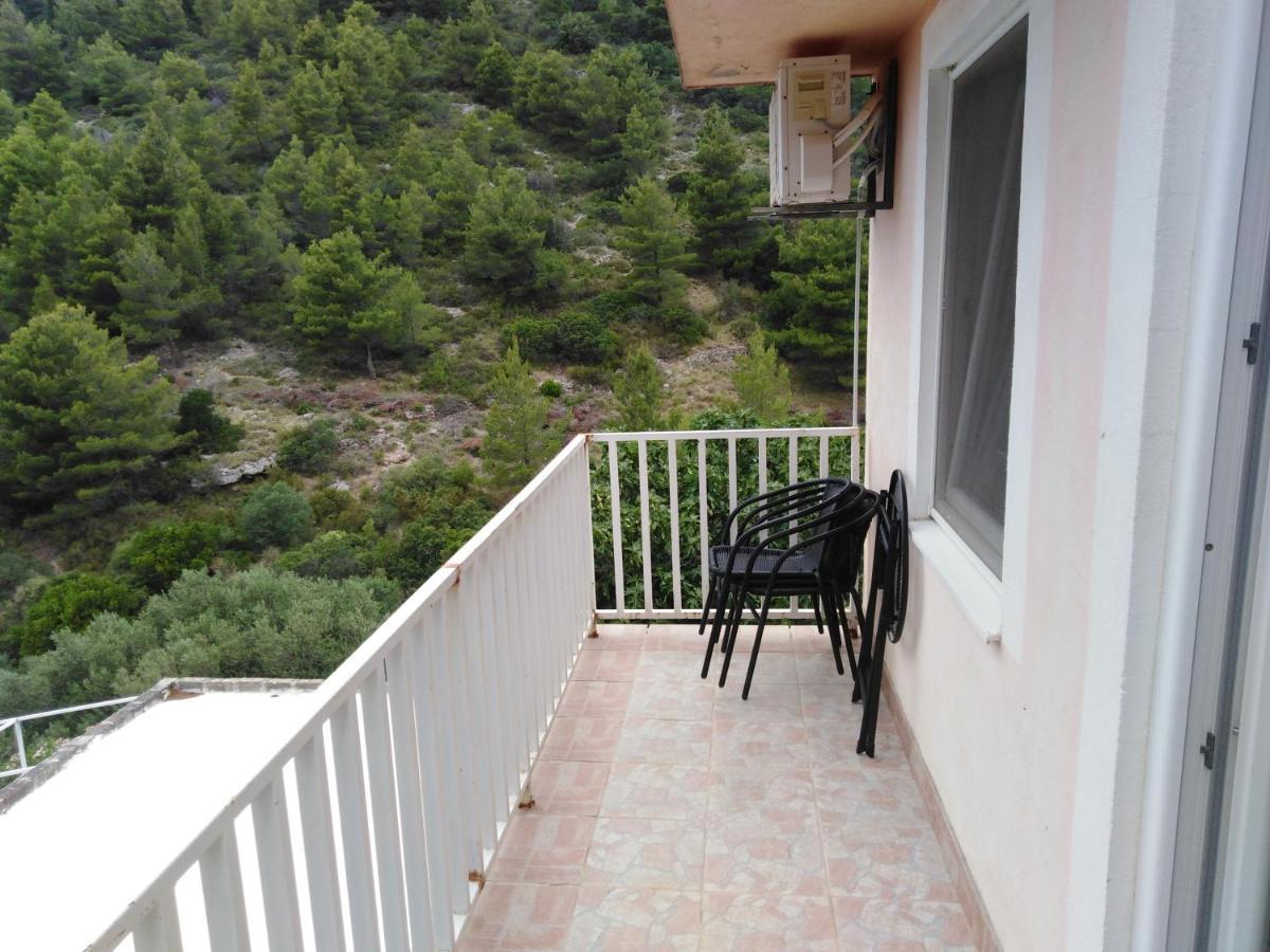 Apartman Ana Apartment Zuljana Bagian luar foto